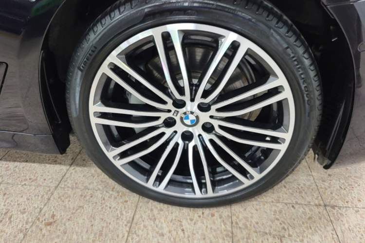 Used BMW 5 Series 2018 Restyled 530Li Luxury Edition M Sport Package
