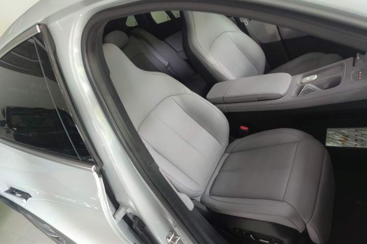 Used Nio EC6 2024 75 kWh Right Front Seat