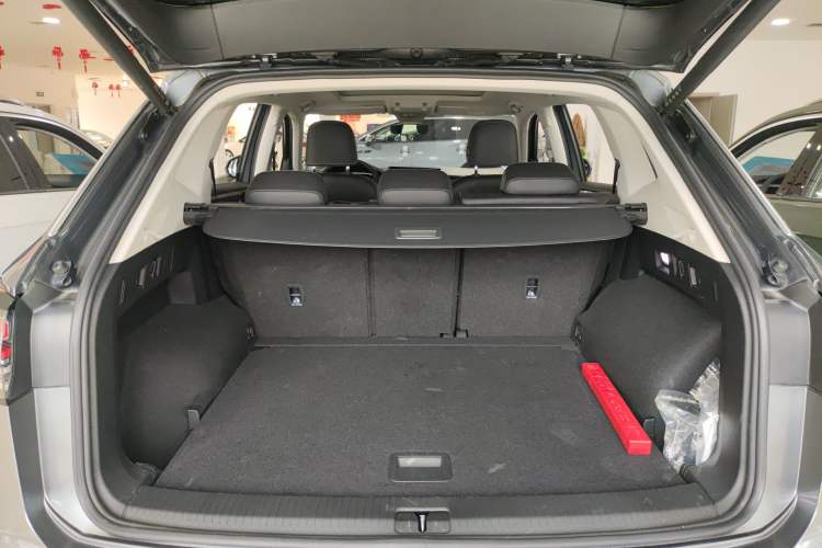 Used Volkswagen Tayron 2023 300TSI Two-Wheel-Drive Luxury Plus Advanced Edition Trunk