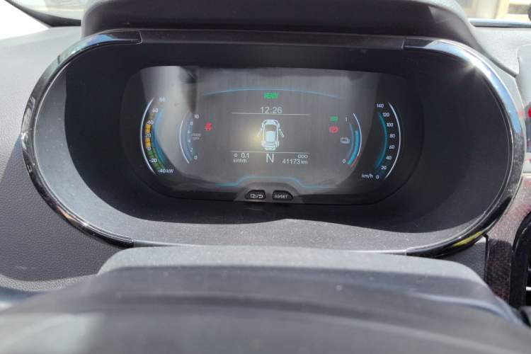 Used Chery Little Ant 2022 Sweet Pink Edition Half-Sugar Version 3-Cell Lithium 30kW 301km