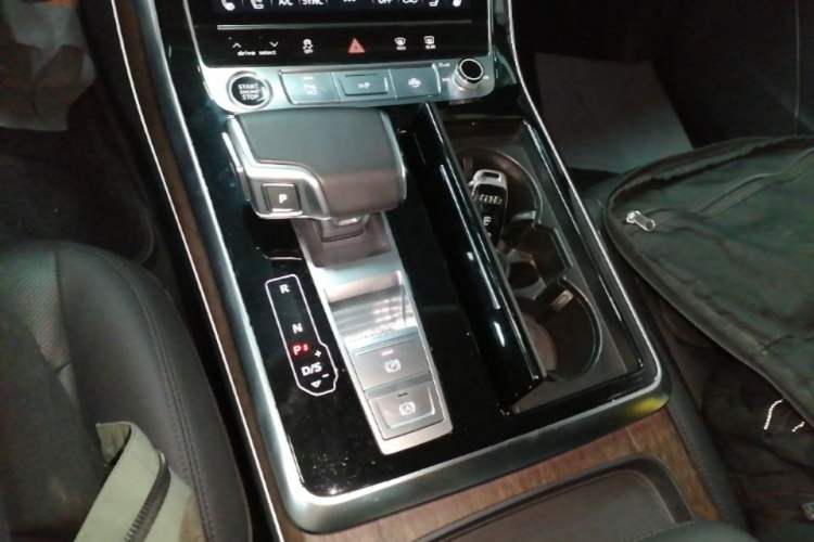 Used Audi Q7 2021 55 TFSI quattro S line Sport model
