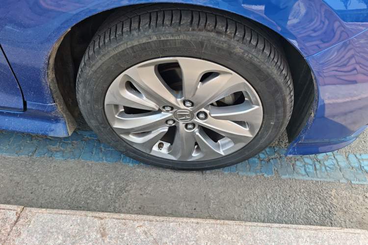 Used Honda Jade 2017 1.8L automatic Comfort version 5 seats