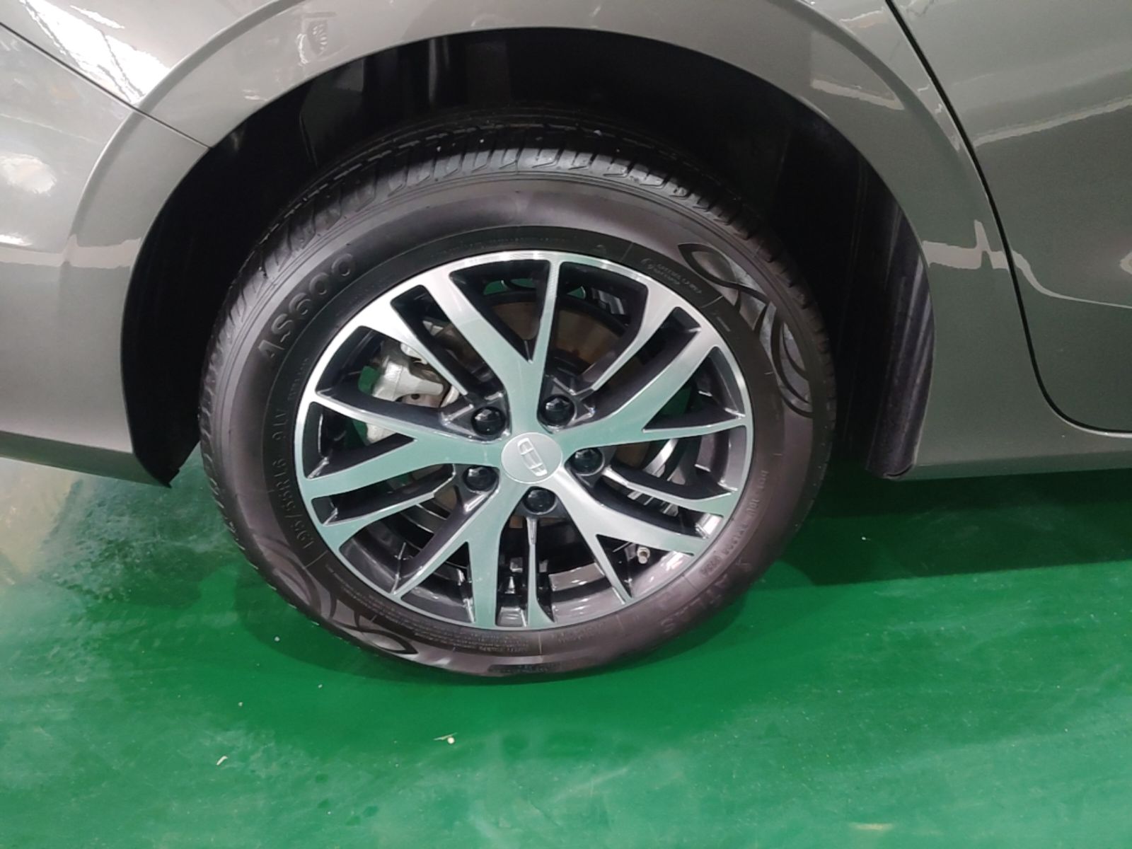 Geely Auto Emgrand 2025 4th Generation 1.5L CVT Starry Edition — снимка 11