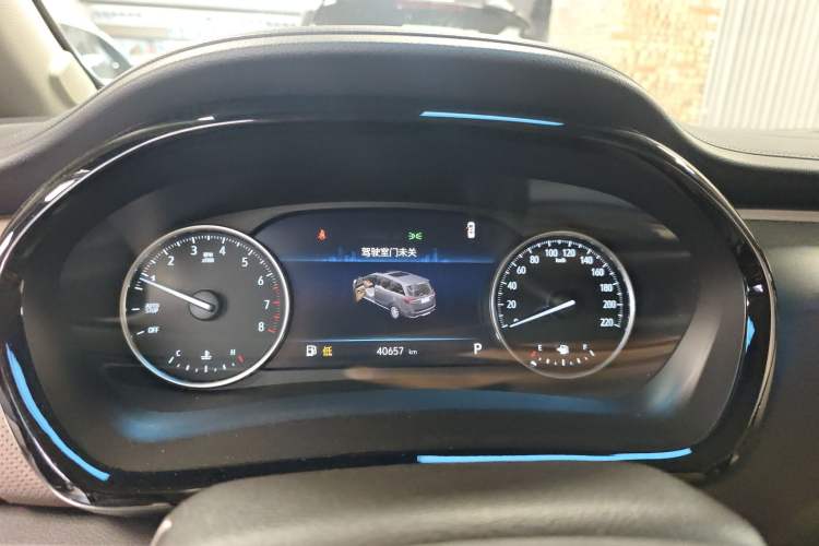 Used Buick GL8 2023 Land Executive Class Comfort Model