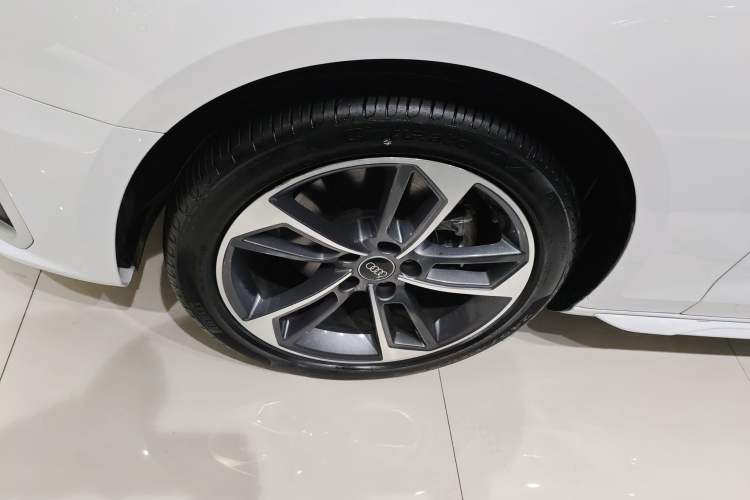 Used Audi A4L 2023 40 TFSI Fashion Dynamic Model
