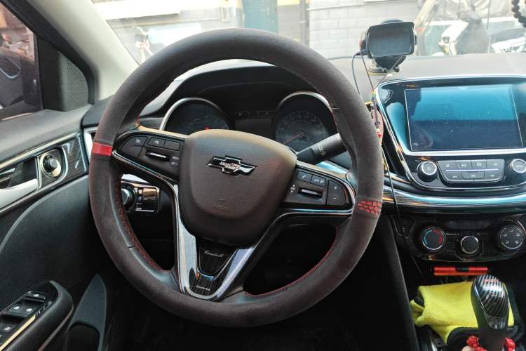 Used Chevrolet Monza 2020 Light Hybrid Redline 320T Dual-Clutch Thrilling Edition
