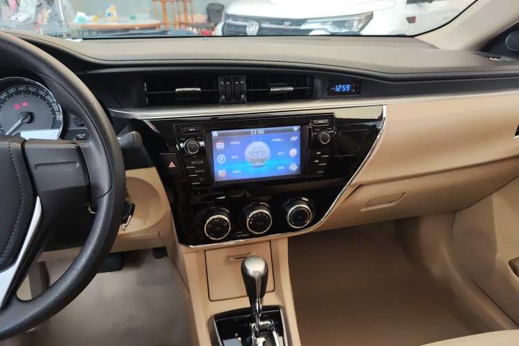 Used Toyota Corolla 2014 1.6L CVT GL Audio And AC Panel