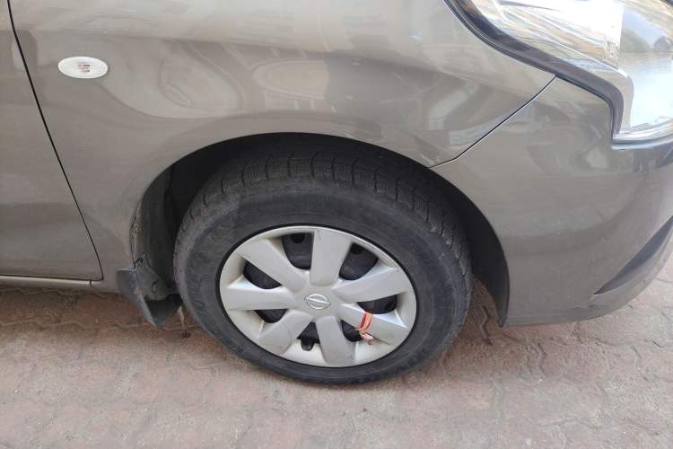 Used Nissan Sunny 2015 1.5XE Manual Comfort Edition Right Front Wheel Hub
