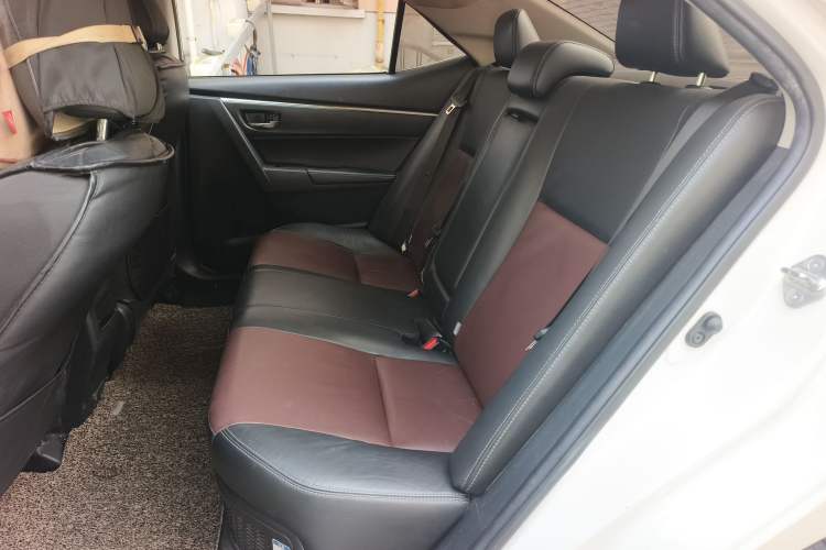 Used Toyota Corolla 2018 Dual-Engine 1.8L E-CVT Smart Edition
