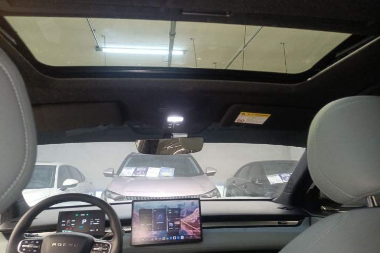 Used Roewe D6 2025 450km Deluxe Edition
