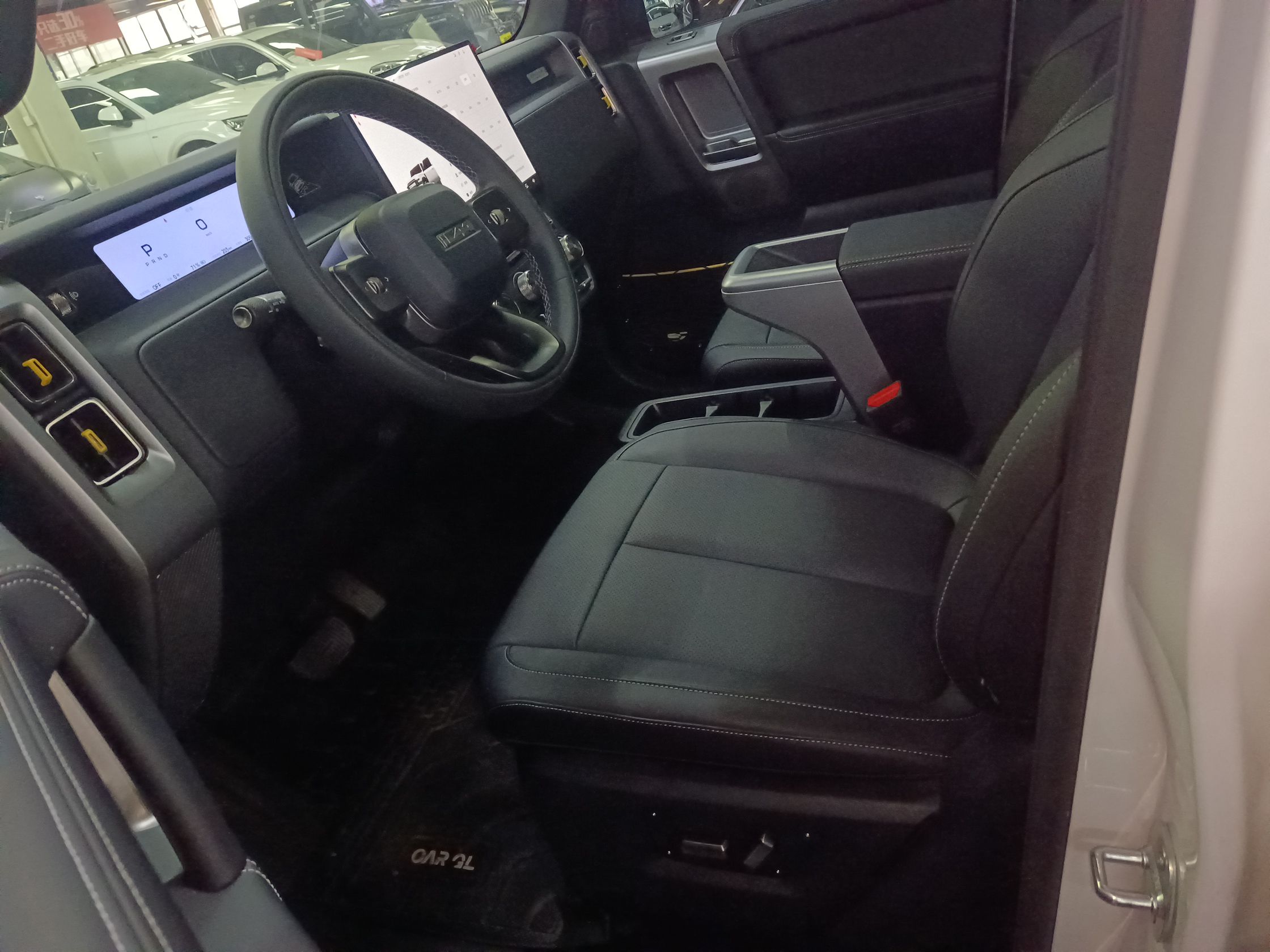 المقاعد الأمامية داخل السيارة