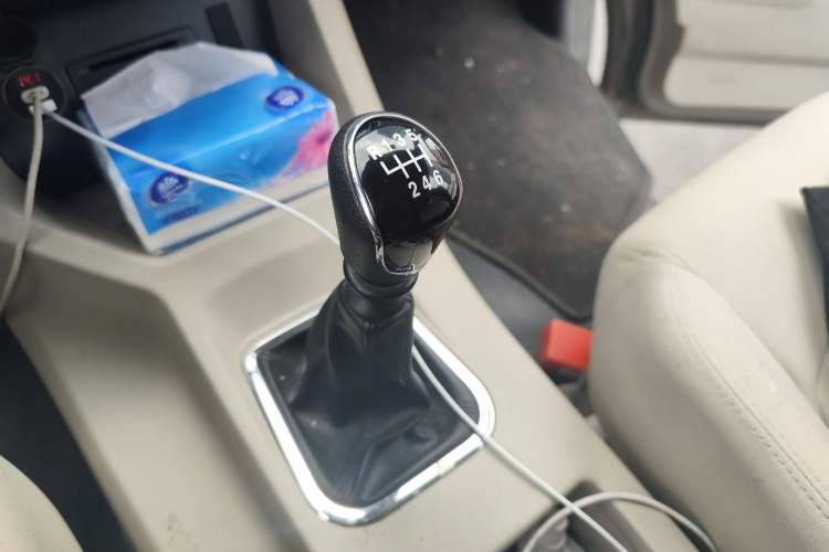 Used FORTHING Lingzhi 2020 M5L 2.0L Base Model 7 Seats Gear Lever