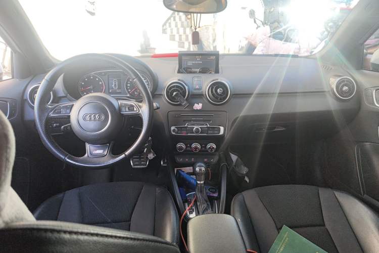 Used Audi A1 2016 30 TFSI Sportback S Line Sports Edition Center Console