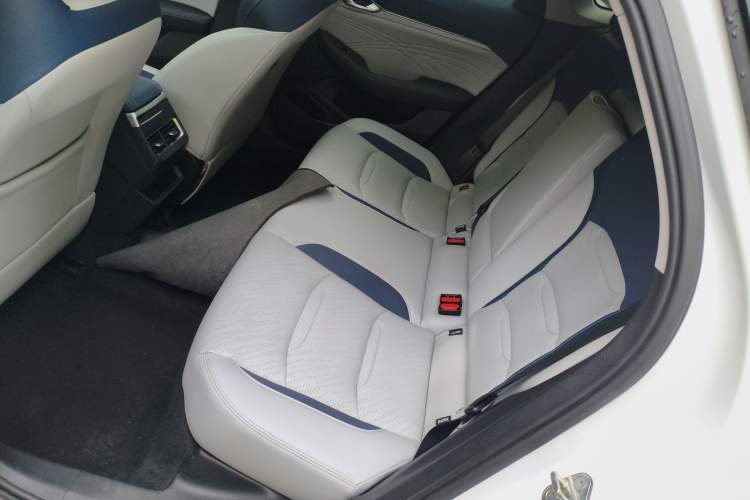 Used Geely Auto Preface 2021 Revised Version 2.0TD Luxury Edition Left Rear Seat