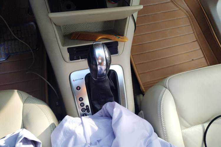 Used Volkswagen Tiguan 2012 1.8TSI Automatic All-Wheel Drive Fashion Edition Gear Lever