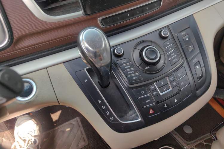 Used Buick GL8 2014 2.4L CT Luxury Business Comfort Edition Gear Lever