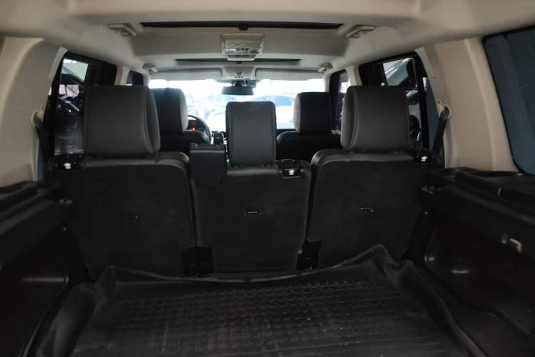 Used Land Rover Discovery 2016 3.0 SC Obsidian Black Heritage Edition SE