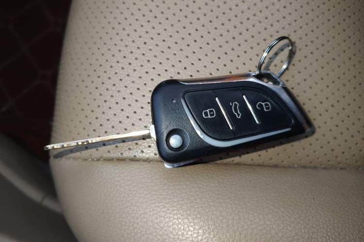 Used Nissan Livina 2007 1.6L Manual All-Around Version Vehicle Key