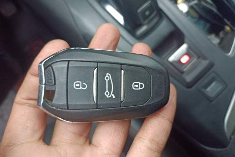 Used Peugeot 5008 2017 350THP 7-Seater Elite Edition Vehicle Key