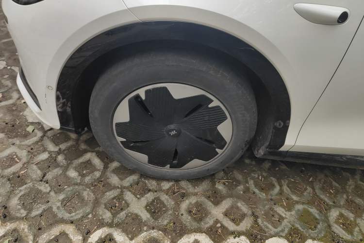 Used IM LS7 2023 100kWh Lux Rear-Drive Version
