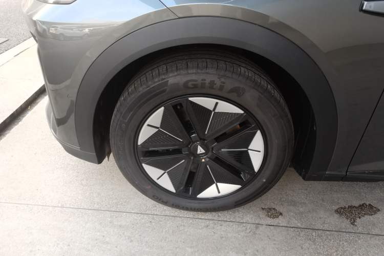 Used Deepal S07 2025 215Max Huawei Qiankun Intelligent Driving ADS SE Range-Extended Version Exterior 7