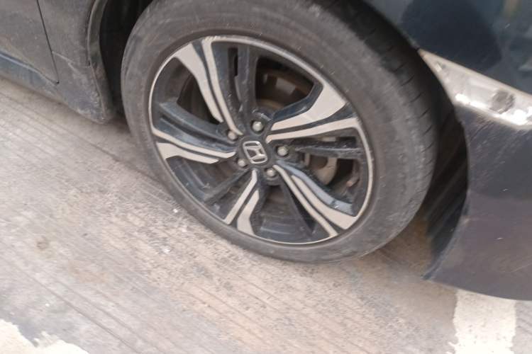 Used Honda Civic 2016 220TURBO CVT Prestige Edition Right Front Wheel Hub