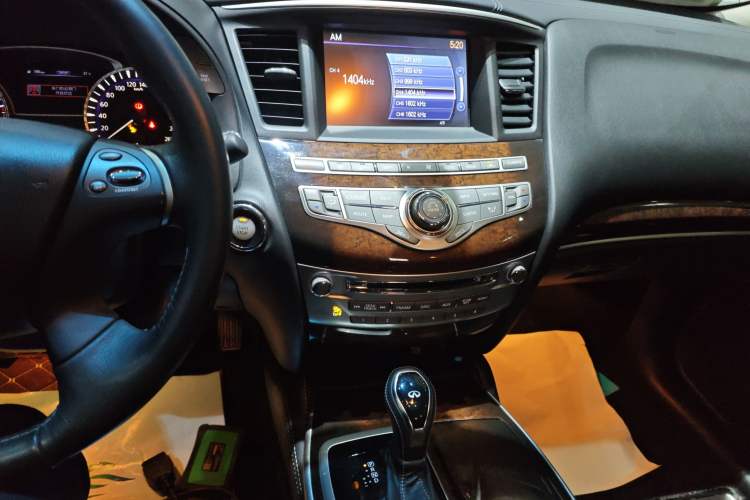 Used Infiniti QX60 2016 2.5 S/C Hybrid Two-Wheel-Drive Excellence Edition China V Standard Audio And AC Panel