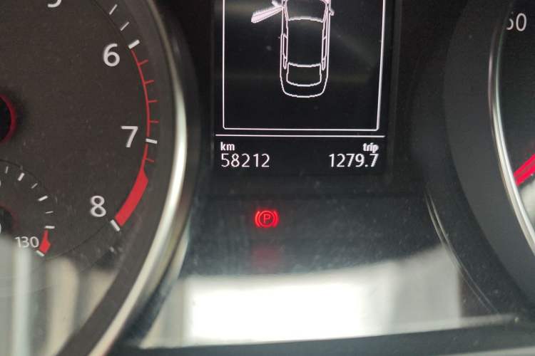 Used Volkswagen Magotan 2019 380TSI DSG Luxury Model China V Standard Odometer Close Up