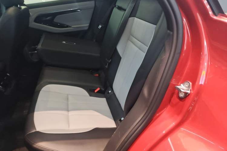 Used Land Rover Range Evoque 2020 249 PS R-DYNAMIC S Blackened Sport Technology Edition Left Rear Seat