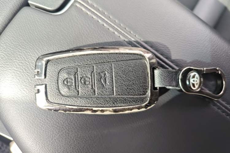 Used Toyota Avalon 2019 2.0L XLE Premium Edition China VI