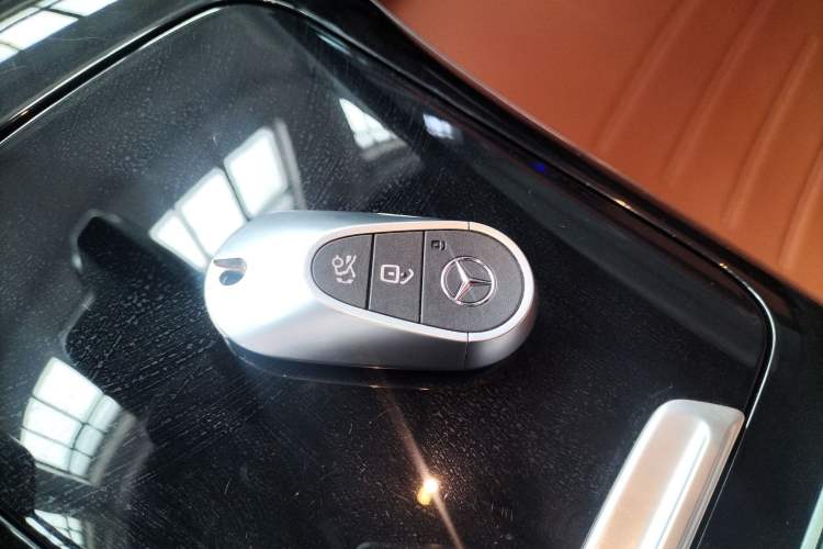 Used Mercedes-Benz GLC 2023 Facelift GLC 260 L 4MATIC Dynamic Version 5 Seats