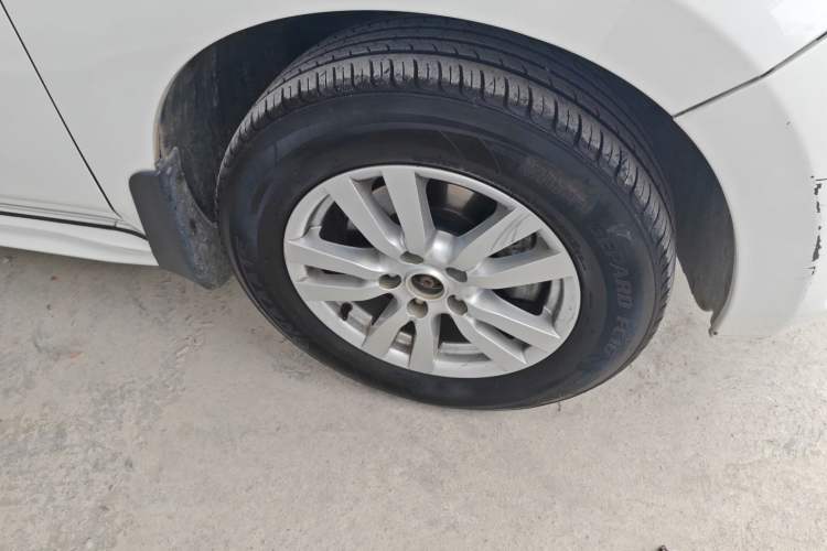 Used Venucia T70 2016 2.0L CVT Smart Edition Right Front Wheel Hub