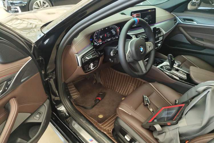 Used BMW 5 Series 2023 530Li Leading Model M Sport Package
