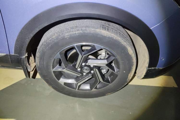 Used Dongfeng Aeolus AX7 2019 1.6T Automatic AI Navigation Model China V Standard Right Front Wheel Hub