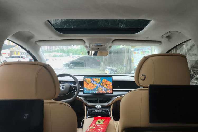 Used Denza D9 2022 EV 600 Four-Wheel Drive Flagship Model Headliner