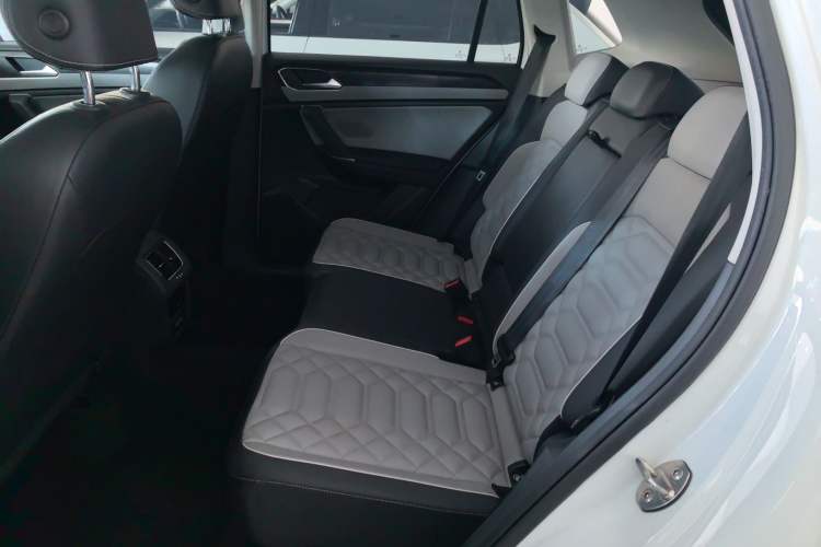 Used Volkswagen Tayron 2023 300TSI Two-Wheel-Drive Luxury Plus Advanced Edition