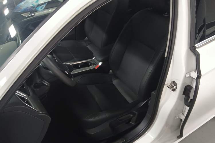 Used Volkswagen Lamando 2015 230TSI DSG Fashion Edition