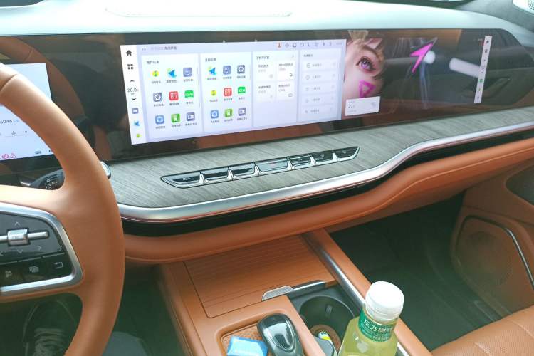 Used Wey Lanshan 2023 Four-Wheel Drive Ultra-Long Range Version Audio And AC Panel