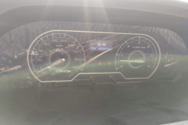 Used SAIC MAXUS Xintu V80 2021 2.0T Manual Classic Aoyuntong Short Wheelbase Mid-Roof 5/6-Seater
