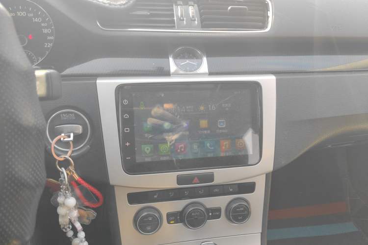 Used Volkswagen Magotan 2015 Facelift 1.8TSI Luxury Model Audio And AC Panel