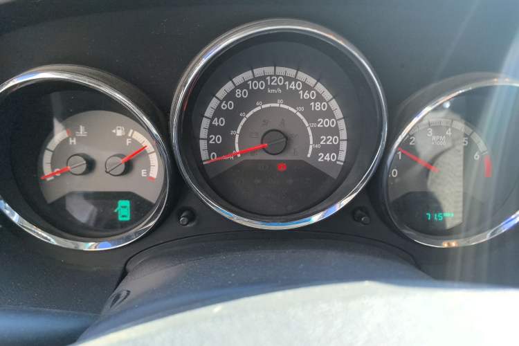 Used Dodge Caliber 2010 2.0 SXT Instrument Cluster