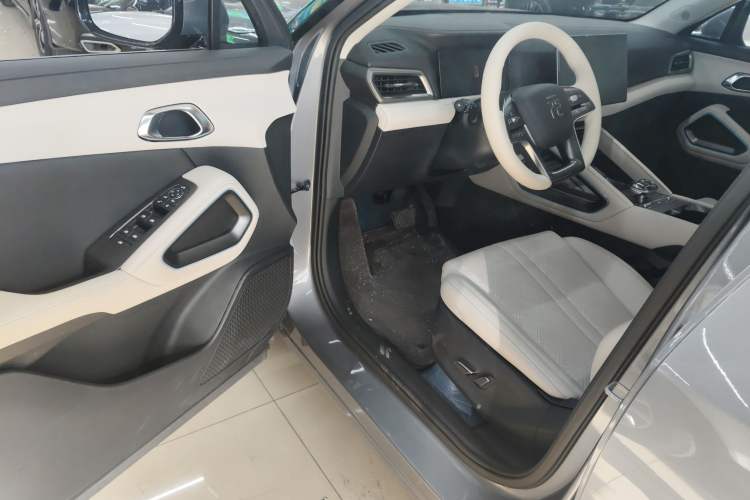 Used BYD Yuan UP 2024 401KM Beyond Edition Driver Seat