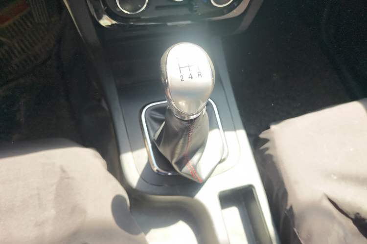 Used CHANGAN KAICHENG F300 2022 1.5L "True Fragrance" Long-Wheelbase DAM15KL Gear Lever