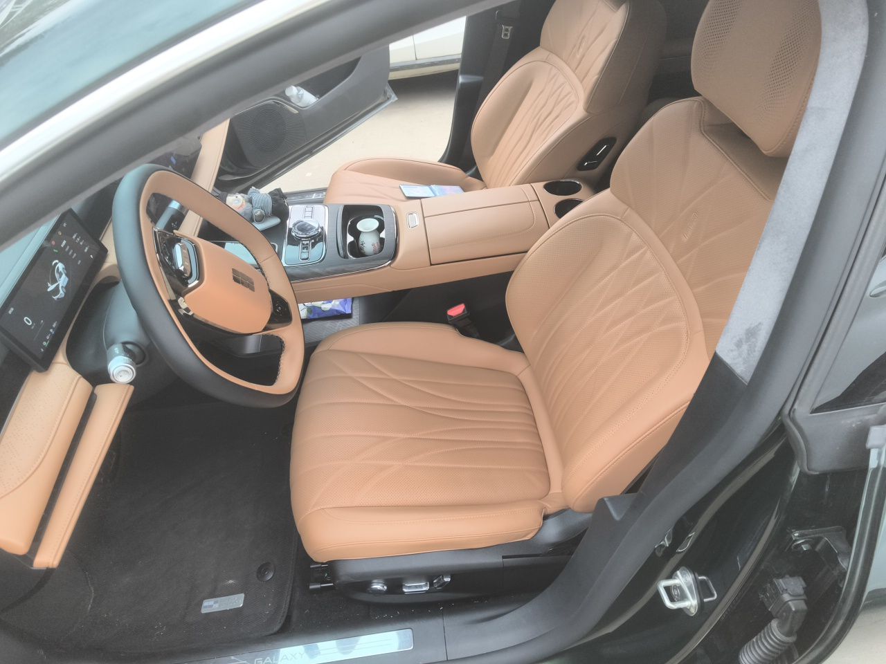 Geely Galaxy 8 2025 130km EM-P Starship Edition — снимка 15