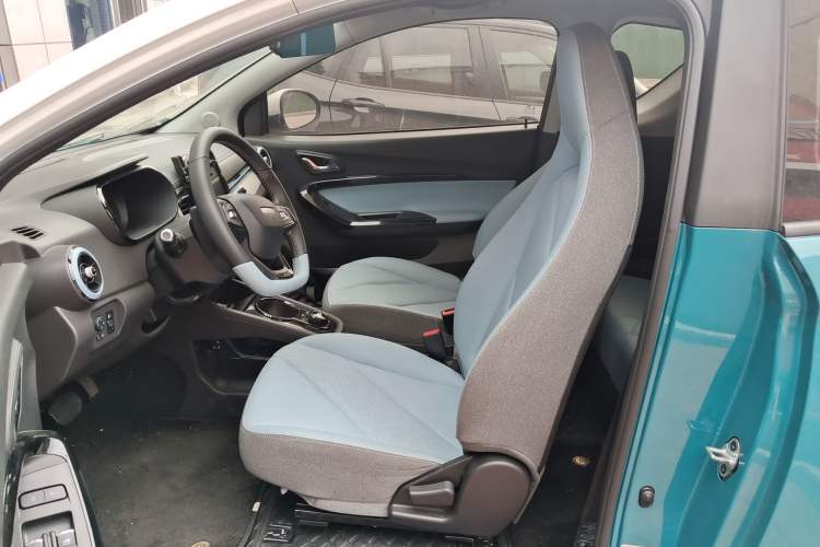 Used Chery New Energy Little Ant 2022 Restyled Version Sweet Pink Edition Half-Sugar Version 30.6 kWh 30 kW 301 km