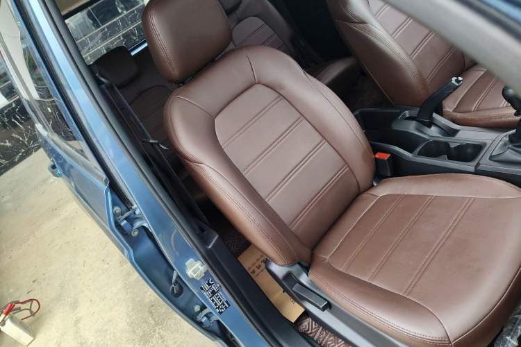 Used Wuling Hongguang PLUS 2020 1.5L Manual Standard Edition 5 Seats Right Front Seat