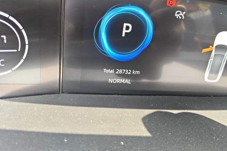 Used CHANGAN UNI-V 2023 1.5T Prestige Model Odometer Close Up