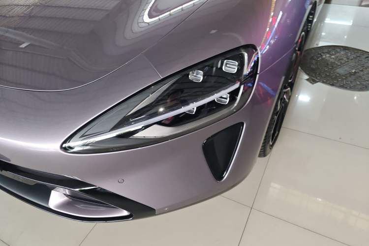 Used Xiaomi Auto SU7 2024 Four-Wheel Drive Ultra-Long Range Advanced Intelligent Driving Max Edition
