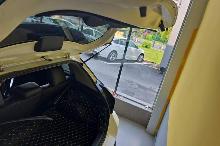 Used Toyota YARiS L Zhi Xuan 2020 X-Trail X 1.5L CVT Leading Edition Trunk