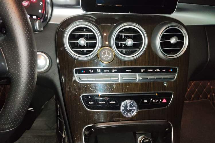 Used Mercedes-Benz C-Class 2018 C 200 L Audio And AC Panel